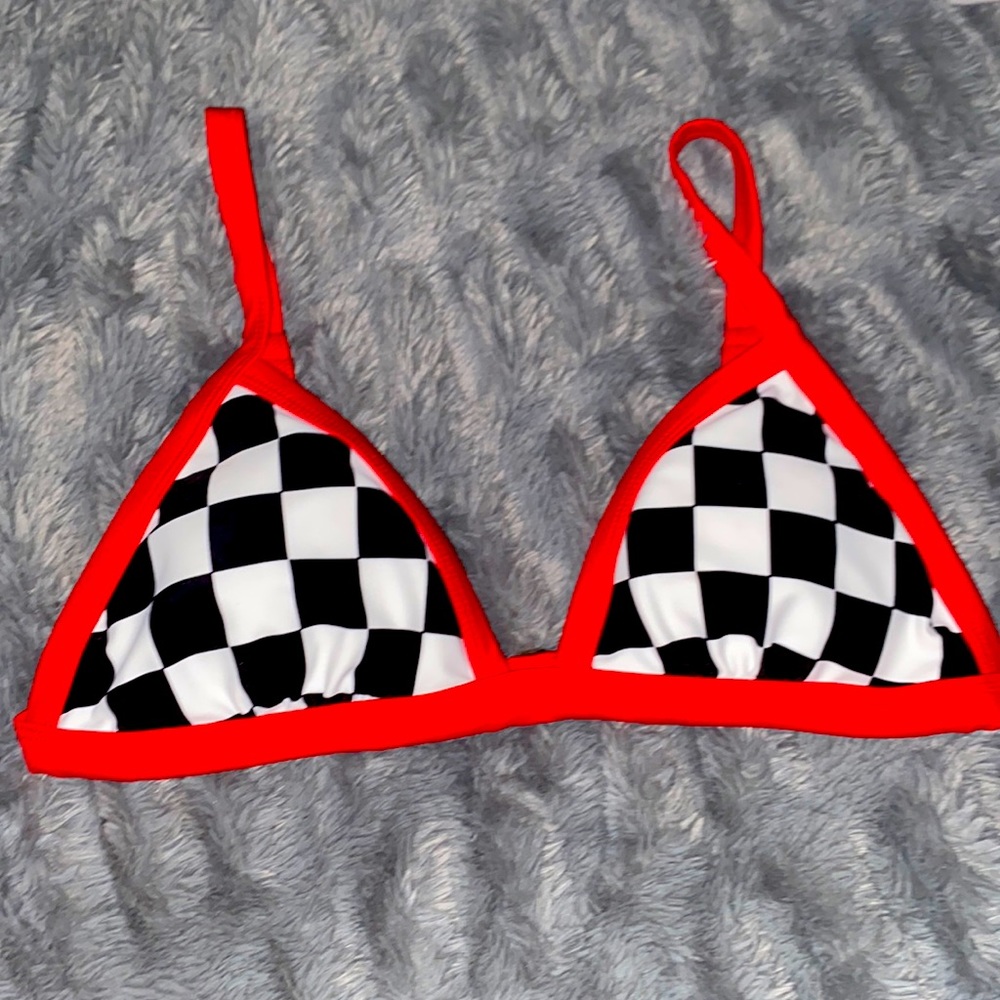 Adjustable bikini top